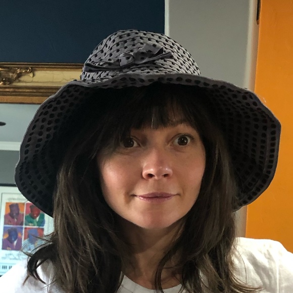 August Bucket Hat - Picture 3 of 5